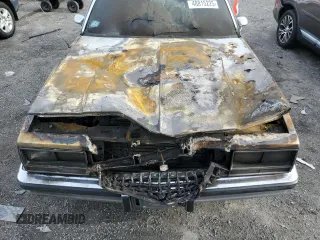 1985 Chevrolet El Camino z VIN 3GCCW80H0FS917778, wystawiony jako Copart lot #48815225 z przebiegiem Nie podano mil oraz Czysty tytuł • Clean title. Historia ofert i sprzedaży dostępna na DreamBid. Obrazek 11.