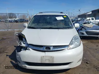 2008 Toyota Sienna XLE with VIN 5TDZK22C18S174818, listed as a IAAI auction lot 41906039 with 249,182 mi miles. Bid and sale history available at carsss.com. Image 12.