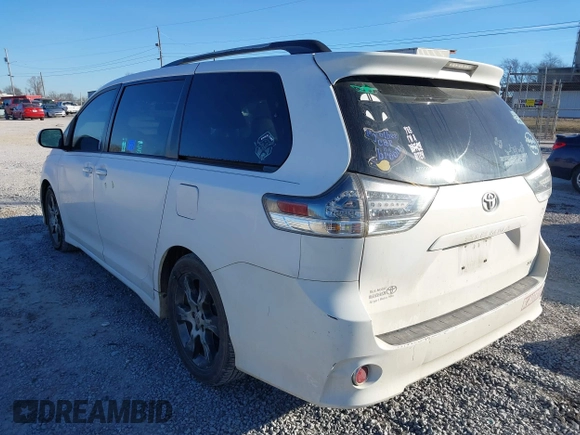 2011 Toyota Sienna SE with VIN 5TDXK3DC7BS029302, listed as a IAAI auction lot 41632724 with 211,503 mi miles. Bid and sale history available at carsss.com. Image 3.