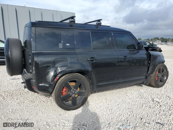 2024 Land Rover Defender X with VIN SALEXEEU0R2261987, listed as a Copart auction lot 46060625 with 5,062 mi miles and Salvage Title. Bid and sale history available at carsss.com. Image 3.