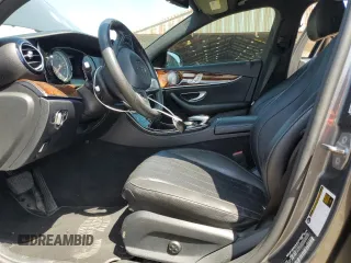 2017 Mercedes-Benz E 300 Luxury z VIN WDDZF4KB3HA021822, wystawiony jako Copart lot #51978435 z przebiegiem Nie podano mil oraz Szkoda całkowita • Salvage title. Historia ofert i sprzedaży dostępna na DreamBid. Obrazek 7.