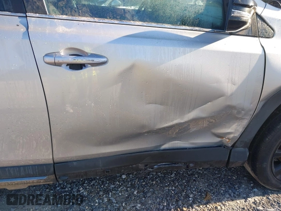 2018 Toyota RAV4 XLE with VIN 2T3RFREV1JW788525, listed as a IAAI auction lot 41793478 with 66,603 mi miles. Bid and sale history available at carsss.com. Image 6.