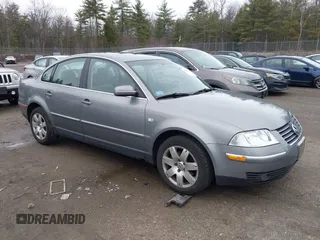 2003 Volkswagen Passat GLX z VIN WVWRH63B93P203657, wystawiony jako IAAI lot #41926224 z przebiegiem 124 125 mil mil oraz . Historia ofert i sprzedaży dostępna na DreamBid. Obrazek 1.