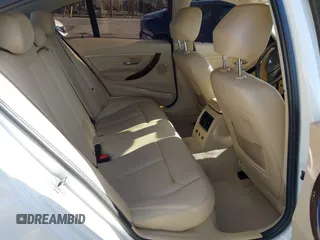 2013 BMW 3 Series 320i xDrive с VIN WBA3C3C55DF980712, выставлен на аукционе IAAI как лот 42317269 с пробегом 114 528 миль миль и . История ставок и продаж доступна на DreamBid. Изображение 8.