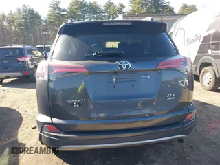 2018 Toyota RAV4 XLE with VIN 2T3RFREV5JW722012, listed as a IAAI auction lot 41830170 with 68,917 mi miles. Bid and sale history available at carsss.com. Image 16.
