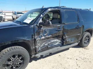 2008 Chevrolet Suburban LT w/3LT with VIN 3GNFC16088G207846, listed as a IAAI auction lot 41483605 with 184,709 mi miles. Bid and sale history available at carsss.com. Image 6.
