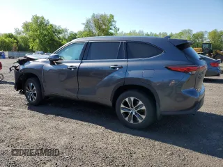 2021 Toyota Highlander XLE with VIN 5TDGZRBH4MS078778, listed as a Copart auction lot 56496855 with 35,563 mi miles and Salvage title. Bid and sale history available at DreamBid. Image 2.
