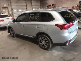 2017 Mitsubishi Outlander SE with VIN JA4AZ3A33HZ020667, listed as a IAAI auction lot 41695567 with 89,123 mi miles. Bid and sale history available at carsss.com. Image 3.