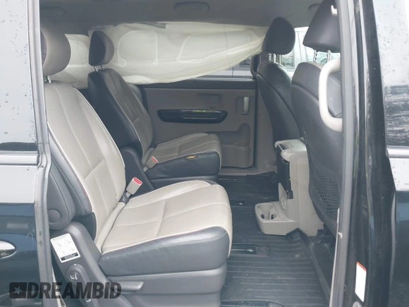 2016 Kia Sedona EX with VIN KNDMC5C11G6160910, listed as a IAAI auction lot 40905404 with 105,523 mi miles. Bid and sale history available at carsss.com. Image 8.