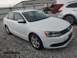 2014 Volkswagen Jetta TDI w/Premium/Nav with VIN 3VWLL7AJ2EM415889, listed as a Copart auction lot 53643425 with 174,183 mi miles and Salvage title. Bid and sale history available at DreamBid. Image 4.