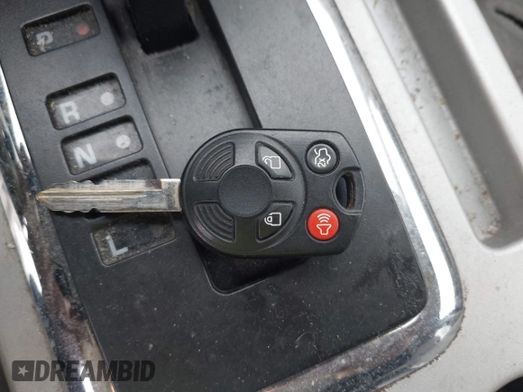 2010 Ford Escape XLT с VIN 1FMCU9D77AKD37005, выставлен на аукционе IAAI как лот 41948357 с пробегом 305 650 миль миль и . История ставок и продаж доступна на DreamBid. Изображение 11.