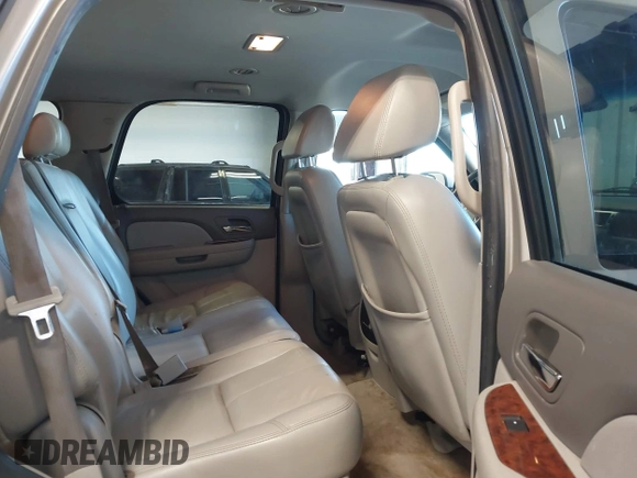 2007 Chevrolet Tahoe LT z VIN 1GNFK13077R224756, wystawiony jako IAAI lot #42620527 z przebiegiem Nie podano mil oraz . Historia ofert i sprzedaży dostępna na DreamBid. Obrazek 8.