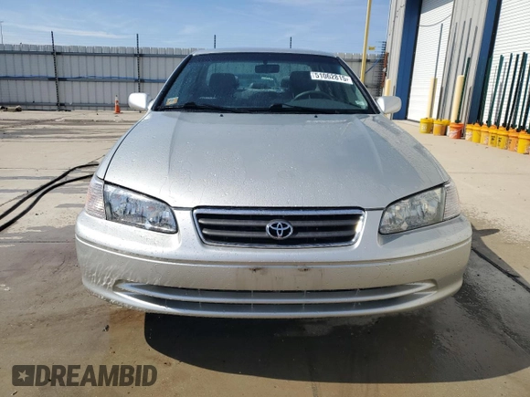 2000 Toyota Camry CE with VIN JT2BG22K9Y0520572, listed as a Copart auction lot 51062815 with 130,878 mi miles and Salvage Title. Bid and sale history available at DreamBid. Image 5.