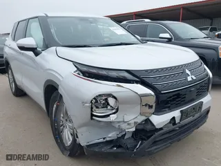 2024 Mitsubishi Outlander ES with VIN JA4J3UA86RZ007013, listed as a IAAI auction lot 41643993 with 106,572 mi miles. Bid and sale history available at carsss.com. Image 6.