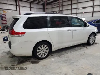 2014 Toyota Sienna Limited z VIN 5TDDK3DC1ES086604, wystawiony jako Copart lot #57044175 z przebiegiem 152 326 mil mil oraz Nie do naprawy • Non repairable. Historia ofert i sprzedaży dostępna na DreamBid. Obrazek 3.