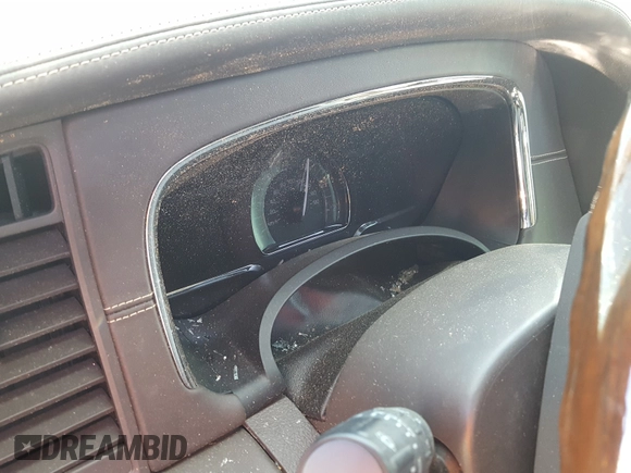 2016 Lincoln Navigator Reserve with VIN 5LMJJ2LT2GEL04567, listed as a Copart auction lot 37650040 with Not provided miles and Salvage title. Bid and sale history available at DreamBid. Image 8.
