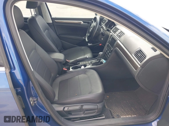 2016 Volkswagen Passat SE z VIN 1VWBS7A36GC037208, wystawiony jako IAAI lot #41461379 z przebiegiem 22 375 mil mil oraz . Historia ofert i sprzedaży dostępna na DreamBid. Obrazek 5.