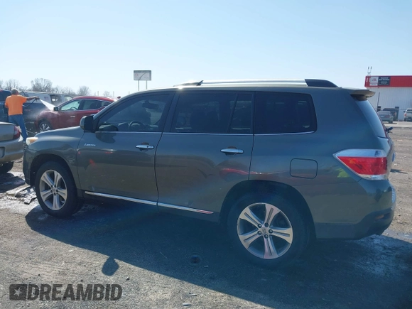 2011 Toyota Highlander Limited with VIN 5TDDK3EH6BS061624, listed as a IAAI auction lot 41772700 with 218,347 mi miles and . Bid and sale history available at DreamBid. Image 14.
