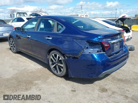 2018 Nissan Altima 2.5 S with VIN 1N4AL3AP3JC142423, listed as a IAAI auction lot 41793851 with 61,391 mi miles. Bid and sale history available at carsss.com. Image 3.