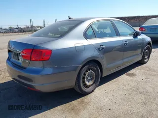 2014 Volkswagen Jetta SE с VIN 3VWD17AJ2EM227660, выставлен на аукционе IAAI как лот 42750849 с пробегом 126 489 миль миль и . История ставок и продаж доступна на DreamBid. Изображение 4.