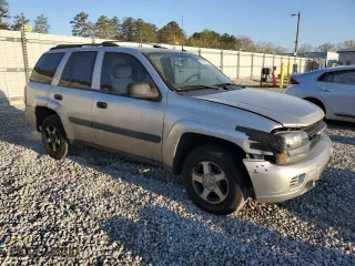 2005 Chevrolet TrailBlazer LS with VIN 1GNDS13S452277929, listed as a Copart auction lot 50560115 with 243,205 mi miles and Salvage Title. Bid and sale history available at carsss.com. Image 4.