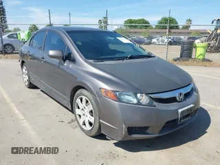 2009 Honda Civic LX z VIN 1HGFA16589L008263, wystawiony jako IAAI lot #42014453 z przebiegiem 212 844 mil mil oraz . Historia ofert i sprzedaży dostępna na DreamBid. Obrazek 1.