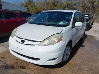 2006 Toyota Sienna XLE with VIN 5TDZA22C06S504271, listed as a IAAI auction lot 41573903 with 208,712 mi miles. Bid and sale history available at carsss.com. Image 2.