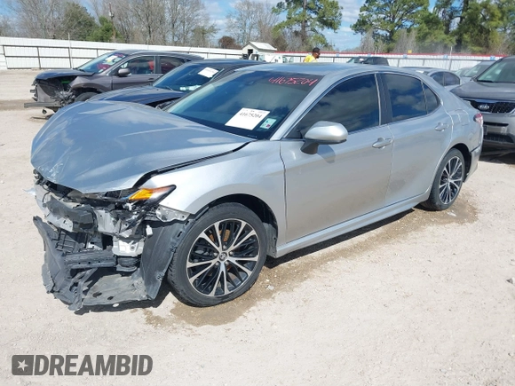 2020 Toyota Camry SE z VIN 4T1G11AK1LU308174, wystawiony jako IAAI lot #41675204 z przebiegiem 120 034 mil mil oraz . Historia ofert i sprzedaży dostępna na DreamBid. Obrazek 2.
