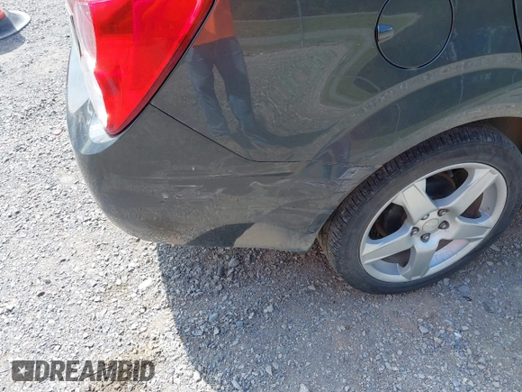 2016 Chevrolet Sonic LTZ z VIN 1G1JE5SB5G4137710, wystawiony jako IAAI lot #42131625 z przebiegiem 152 941 mil mil oraz . Historia ofert i sprzedaży dostępna na DreamBid. Obrazek 18.