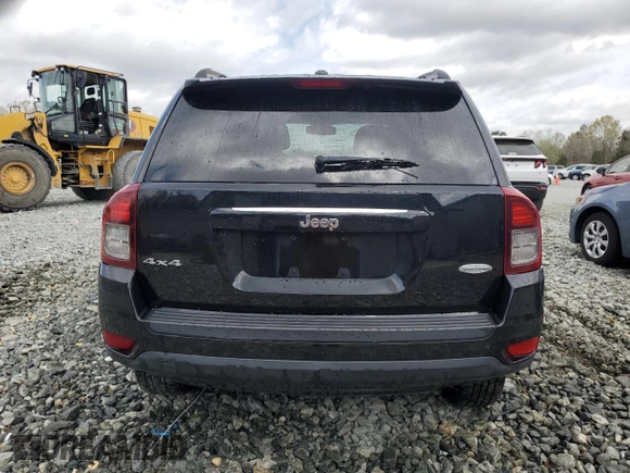 2014 Jeep Compass Latitude with VIN 1C4NJDEB6ED623613, listed as a Copart auction lot 52078795 with 186,156 mi miles and Clean Title. Bid and sale history available at carsss.com. Image 6.