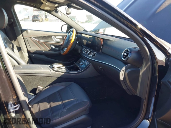 2019 Mercedes-Benz E 53 AMG with VIN WDDZF6BB0KA491129, listed as a IAAI auction lot 42112391 with 52,682 mi miles and . Bid and sale history available at DreamBid. Image 5.
