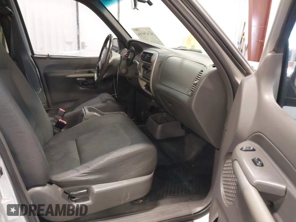 2002 Ford Explorer Sport Trac Value z VIN 1FMZU67E62UC06687, wystawiony jako IAAI lot #42436166 z przebiegiem 171 516 mil mil oraz . Historia ofert i sprzedaży dostępna na DreamBid. Obrazek 5.