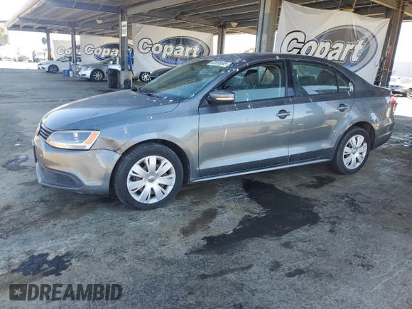 2014 Volkswagen Jetta SE with VIN 3VWD17AJ1EM247446, listed as a Copart auction lot 63695695 with 165,652 mi miles and Clean title. Bid and sale history available at DreamBid. Image 1.