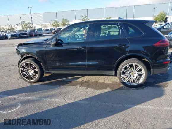 2018 Porsche Cayenne z VIN WP1AA2A24JKA02500, wystawiony jako IAAI lot #41885724 z przebiegiem 70 183 mil mil oraz . Historia ofert i sprzedaży dostępna na DreamBid. Obrazek 15.