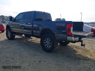 2017 Ford Super Duty F-250 SRW Lariat with VIN 1FT7W2BT9HED50676, listed as a IAAI auction lot 40101868 with 154,199 mi miles. Bid and sale history available at carsss.com. Image 3.