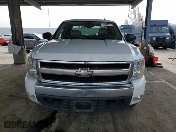 2007 Chevrolet Silverado 1500 LT w/2LT with VIN 2GCEC19J371696379, listed as a Copart auction lot 52179975 with 248,235 mi miles and Clean Title. Bid and sale history available at carsss.com. Image 5.