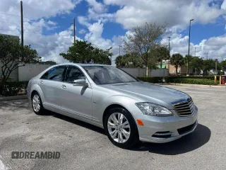 2010 Mercedes-Benz S 400 with VIN WDDNG9FB0AA311394, listed as a Copart auction lot 47423645 with 40,310 mi miles and Salvage Title. Bid and sale history available at carsss.com. Image 1.