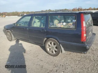 2000 Volvo V70 with VIN YV1LW61J5Y2708762, listed as a Copart auction lot 78267424 with 207,230 mi miles and Salvage Title. Bid and sale history available at carsss.com. Image 2.