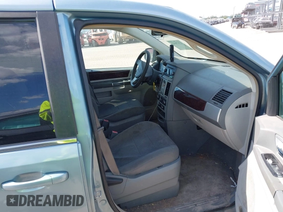 2010 Chrysler Town & Country Touring with VIN 2A4RR5D10AR500898, listed as a IAAI auction lot 42079522 with 137,150 mi miles and . Bid and sale history available at DreamBid. Image 5.