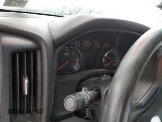 2018 GMC Sierra 2500HD z VIN 1GT12REG1JF126729, wystawiony jako Copart lot #84289454 z przebiegiem Nie podano mil oraz Szkoda całkowita • Salvage title. Historia ofert i sprzedaży dostępna na DreamBid. Obrazek 9.