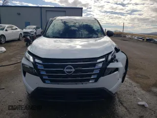 2025 Nissan Rogue S z VIN 5N1BT3AB8SC765522, wystawiony jako Copart lot #88265865 z przebiegiem 3 615 mil mil oraz Szkoda całkowita • Salvage title. Historia ofert i sprzedaży dostępna na DreamBid. Obrazek 5.