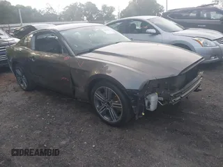 2013 Ford Mustang V6 with VIN 1ZVBP8AM7D5279716, listed as a IAAI auction lot 42181208 with 83,111 mi miles and . Bid and sale history available at DreamBid. Image 1.