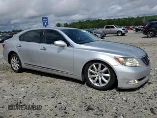 2007 Lexus LS 460 L z VIN JTHGL46F675013629, wystawiony jako Copart lot #56717975 z przebiegiem 214 066 mil mil oraz Tytuł czysty. Historia ofert i sprzedaży dostępna na DreamBid. Obrazek 4.