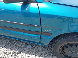 1994 Mazda Protege z VIN JM1BG224XR0709466, wystawiony jako IAAI lot #42413420 z przebiegiem 65 828 mil mil oraz . Historia ofert i sprzedaży dostępna na DreamBid. Obrazek 6.