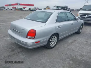 2002 Hyundai XG350 L with VIN KMHFU45EX2A228865, listed as a IAAI auction lot 41421493 with 97,138 mi miles. Bid and sale history available at carsss.com. Image 4.