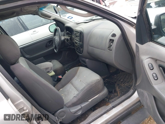 2003 Ford Escape XLS Popular with VIN 1FMYU02123KA32790, listed as a IAAI auction lot 42122524 with 244,560 mi miles and . Bid and sale history available at DreamBid. Image 5.