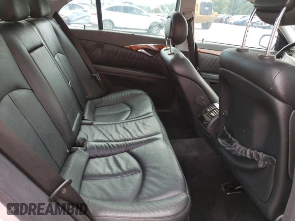 2005 Mercedes-Benz E 500 z VIN WDBUF83J85X177556, wystawiony jako Copart lot #60916214 z przebiegiem 185 915 mil mil oraz Szkoda całkowita • Salvage title. Historia ofert i sprzedaży dostępna na DreamBid. Obrazek 10.