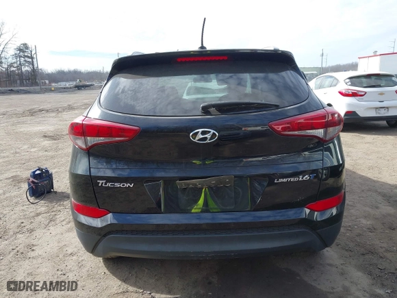 2016 Hyundai Tucson SE with VIN KM8J3CA42GU168610, listed as a IAAI auction lot 41639335 with 86,920 mi miles. Bid and sale history available at carsss.com. Image 15.