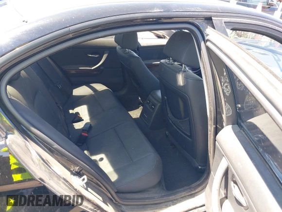 2009 BMW 3 Series 328i z VIN WBAPH735X9E126967, wystawiony jako IAAI lot #42053469 z przebiegiem 144 013 mil mil oraz . Historia ofert i sprzedaży dostępna na DreamBid. Obrazek 8.