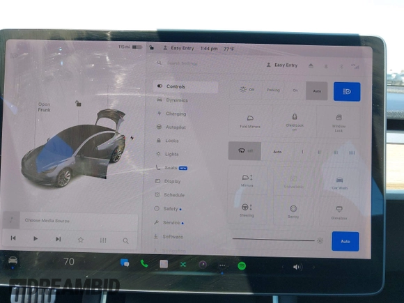 2018 Tesla Model 3 Long Range Battery z VIN 5YJ3E1EB8JF105886, wystawiony jako IAAI lot #42268190 z przebiegiem 80 917 mil mil oraz . Historia ofert i sprzedaży dostępna na DreamBid. Obrazek 19.